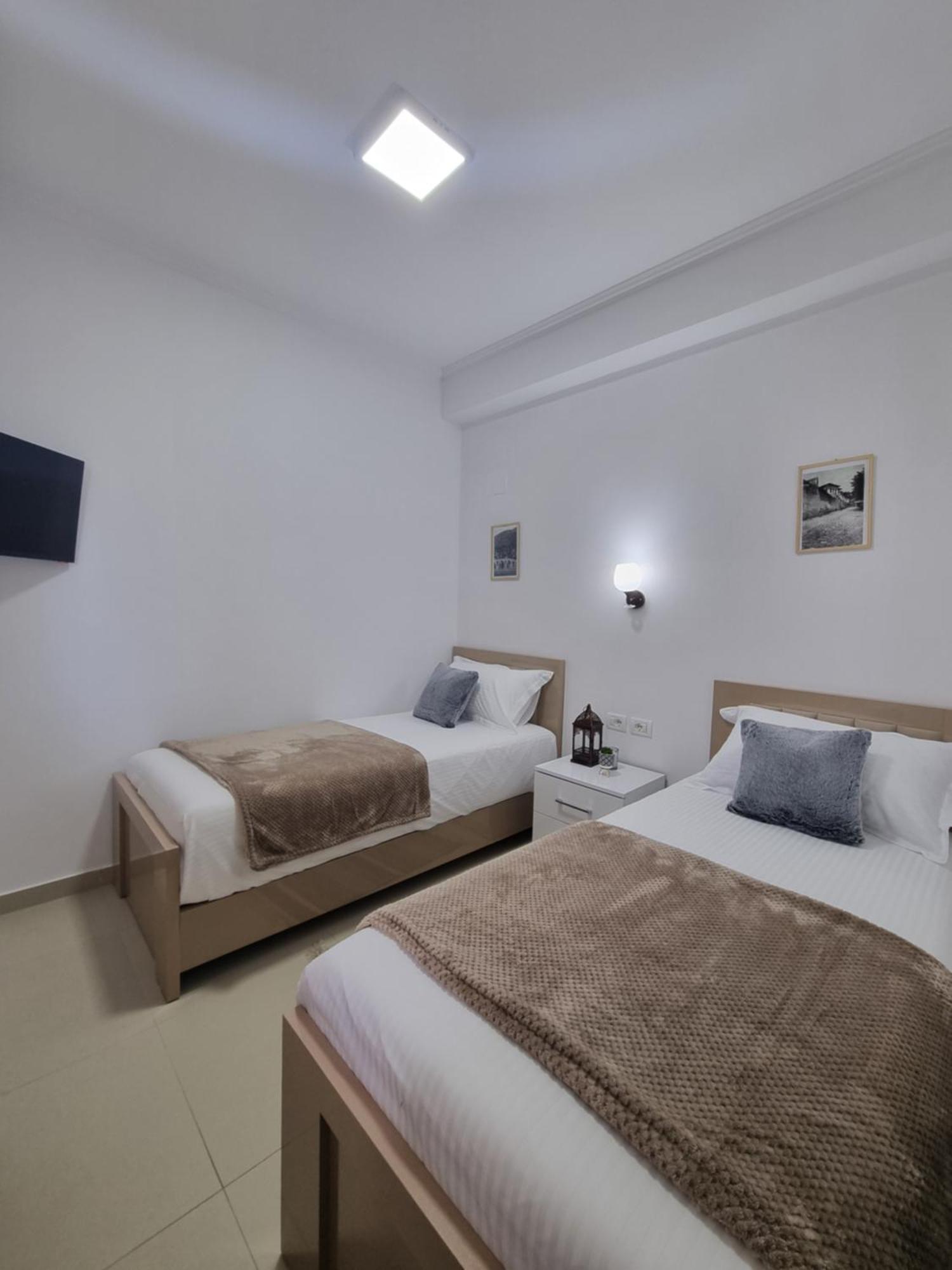Guest House Mario Berat Exteriér fotografie